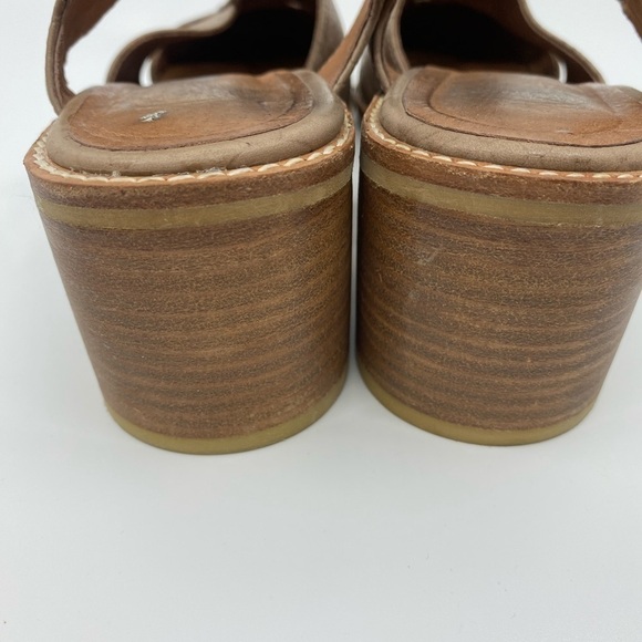 Jeffrey Campbell Brown Textured Sandals - Picture 5 of 12